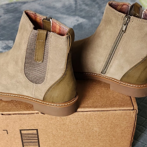 NWOT Rockport Leather Suede Kacey Booties. Women's Size 9. - Picture 6 of 10